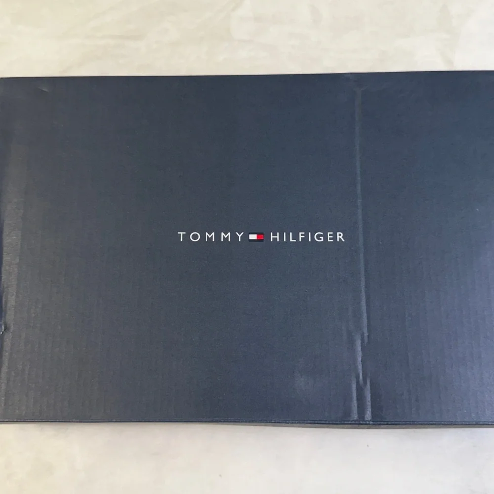 Tommy Hilfiger cap toe